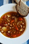 Chickpea soup with bread