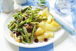 A bean medley with smoked cheese and potatoes