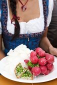Plate of radishes and bread & chives (Oktoberfest, Munich)
