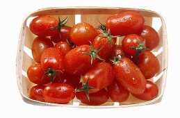 Plum tomatoes in a punnet