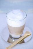 Milchkaffee im Glas