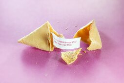 Fortune cookie, broken