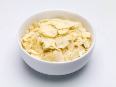 Garlic flakes