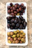 Drei verschiedene Olivensorten