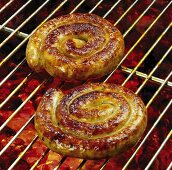 Gegrillte Cumberland Sausages (Bratwurstschnecken, England)