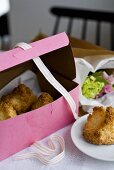 Coconut macaroons as a gift
