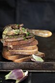 Fried liver and artichoke sandwich