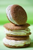 Whoopie pies with cream filling