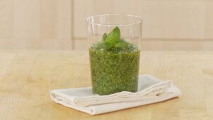 Pesto alla genoves (Basilikumsauce, Italien)