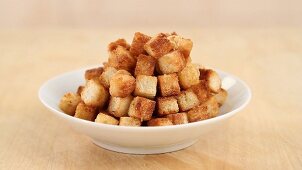 Croutons being made (English Voice Over)