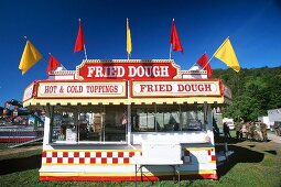 Fried-Dough-Stand auf Markt in Vermont, New England