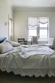 Schlafzimmer mit Doppelbett im Haus St James (Cape Town, Südafrika)