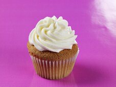 Ein Cupcake mit Vanillecreme