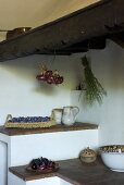 Ablageflächen in einer rustikalen Küche