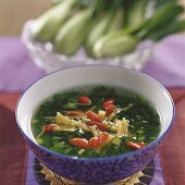 Spinach soup with dried scallops (China)
