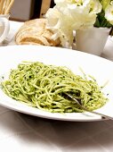 Spaghetti mit Pesto