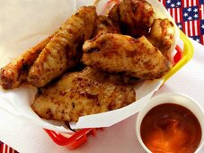 Barbecued chicken wings; barbecue sauce