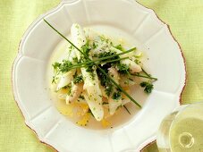 White asparagus salad with herbs