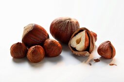 Hazelnuts, with and without shell
