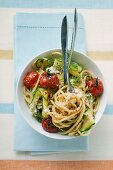 Spaghetti with cherry tomatoes and courgettes