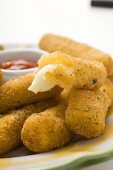 Mozzarella sticks with marinara sauce