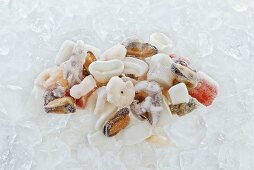 Gefrorene Meeresfrüchte auf Eis