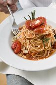 Spaghetti mit Tomaten, Ziegenkäse & Rosmarin