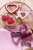Heart-shaped biscuits for Valentine's day on cake rack