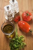 Zutaten für Tomatensauce: Tomaten, Petersilie, Olivenöl, Salz