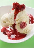 Vanilla ice cream with raspberry sauce