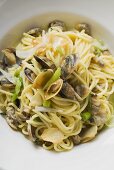 Linguine with clams (overhead view)