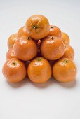 Pyramid of clementines