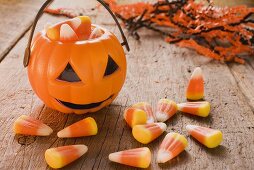 Candy corn (Halloween sweets, USA), pumpkin lantern