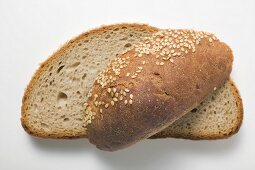 Brotscheiben von Sesambrot