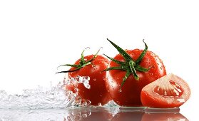 Tomaten, von Wasser umspült