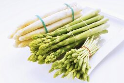 Asparagus, different varieties (white, green, wild)