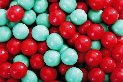 Red and blue gumballs (full-frame)