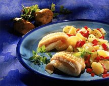Seezunge mit Kartoffelsalat und Paprika