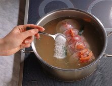 Fleisch in der Marinade gar ziehen lassen.Step-2