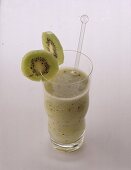Low-fat-Cocktail: Kiwi-Apfelsaft, Deko-2 Kiwischeiben