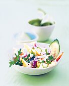 Nudel-Rauke-Salat mit Koriander- Birnen