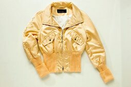 Jacke, Blouson aus Seide in Gold, Freisteller