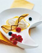 Bananenmousse mit Passionsfrucht und Mango