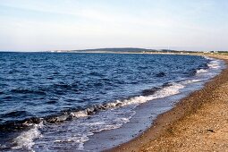 Blick auf die Ostsee, blauer Himmel.