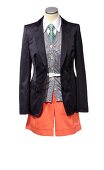 Blazer in dunkelblau, gestreifter Cardigan, Baumwollhemd, Bermudas