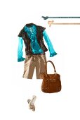 Hole trick patterned blouse with bermuda, ballerinas and knautschleder bag