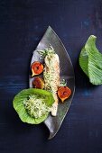 Weisskohlsalat mit Seefisch und karamellisierten Feigen