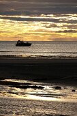 Irland: Antrim-Küste, Meerblick, Sonnenuntergang.