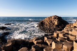 Irland: Giant¿s Causeway, Felsen, Steine, Meer