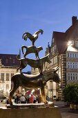 View of Musicians sculpture at night in Bremen, Germany